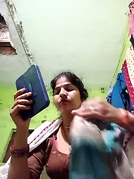 Snapshot of Karishma_cute chatting on 10-15-25, 06:41 Karishma cute online show from 10-15-25, 06:41