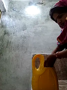 Snapshot of Karishma_cute chatting on 11-08-25, 01:17 Karishma cute online show from 11-08-25, 01:17