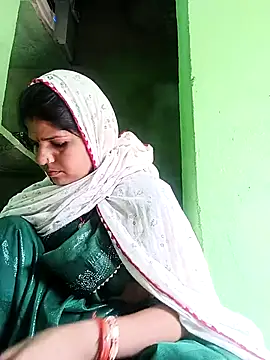 Snapshot of Karishma_cute chatting on 11-18-25, 09:47 Karishma cute online show from 11-18-25, 09:47