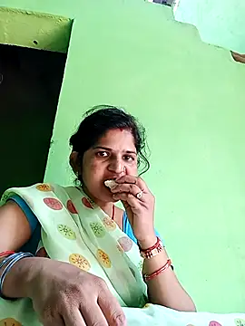 Snapshot of Karishma_cute chatting on 11-22-25, 06:45 Karishma cute online show from 11-22-25, 06:45