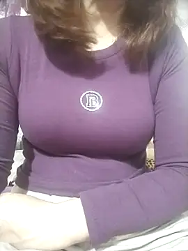 YiyinLy online show from 12-20-25, 08:10