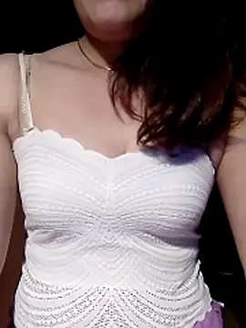 YiyinLy online show from 04-18-26, 09:15