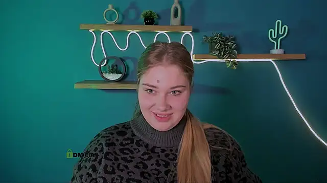 Snapshot of tereza_moon chatting on 10-27-25, 10:19 tereza moon online show from 10-27-25, 10:19