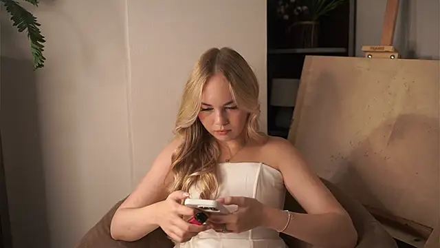 AshlieJauch online show from 10-17-25, 03:42
