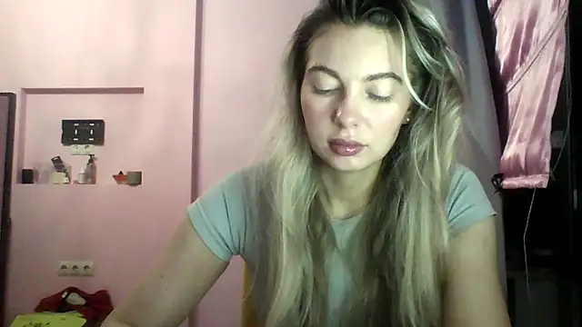 Snapshot of Sygream chatting on 10-16-25, 06:42 Sygream online show from 10-16-25, 06:42