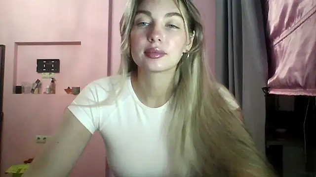 Snapshot of Sygream chatting on 10-26-25, 01:28 Sygream online show from 10-26-25, 01:28