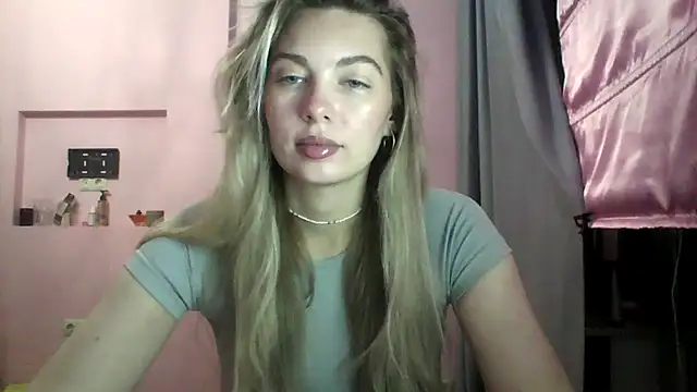 Snapshot of Sygream chatting on 10-30-25, 05:24 Sygream online show from 10-30-25, 05:24