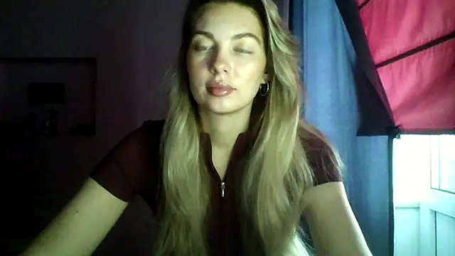 Snapshot of Sygream chatting on 10-31-25, 10:38 Sygream online show from 10-31-25, 10:38