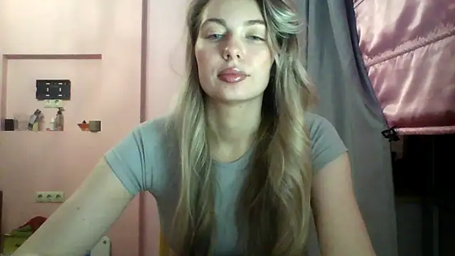 Snapshot of Sygream chatting on 11-09-25, 09:13 Sygream online show from 11-09-25, 09:13