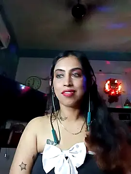 Darling Annie online show from 10-24-25, 06:15