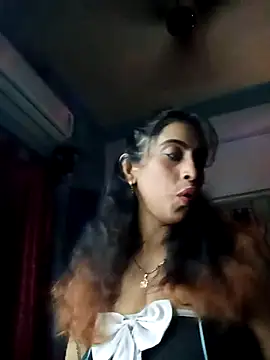 Darling Annie online show from 11-30-25, 06:34