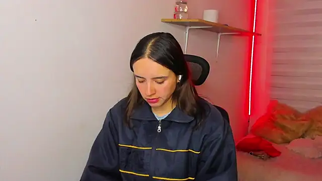 Emily Lindey online show from 11-23-25, 03:17