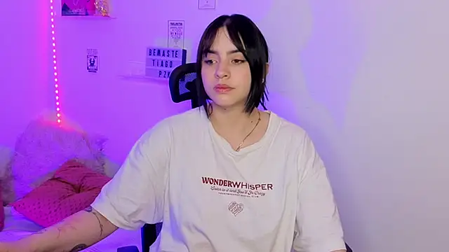 Emily Lindey online show from 03-24-26, 07:13