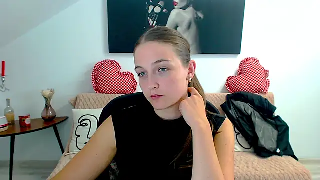 Snapshot of AnneWilsonn chatting on 07-21-26, 06:49 AnneWilsonn online show from 07-21-26, 06:49