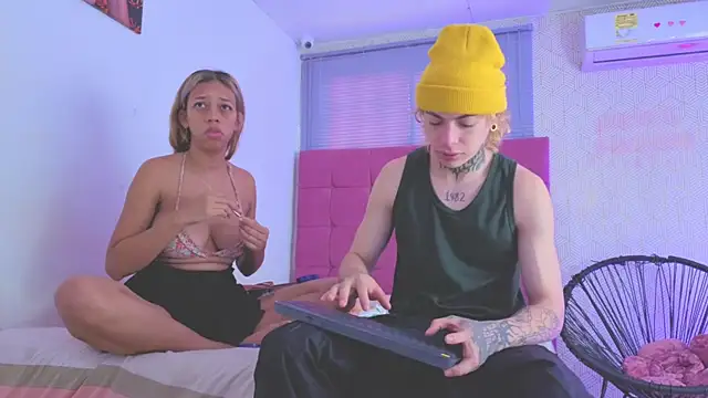 lily and wan online show from 12-04-25, 01:09