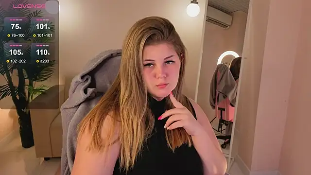 Snapshot of Scarlet_Sinera chatting on 11-07-25, 11:38 Scarlet Sinera online show from 11-07-25, 11:38