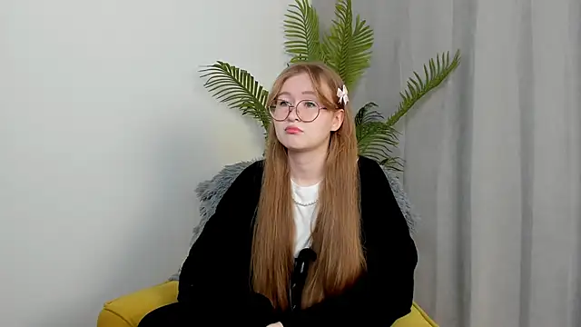 KelleMetos online show from 10-21-25, 02:40