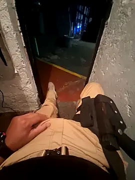 Snapshot of Raczos chatting on 10-25-25, 03:14 Raczos online show from 10-25-25, 03:14