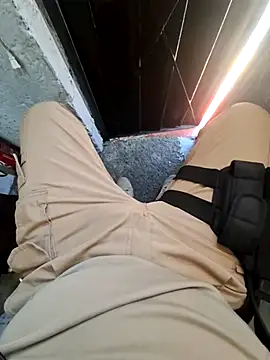 Snapshot of Raczos chatting on 10-26-25, 05:19 Raczos online show from 10-26-25, 05:19