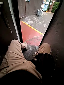 Snapshot of Raczos chatting on 12-14-25, 12:05 Raczos online show from 12-14-25, 12:05