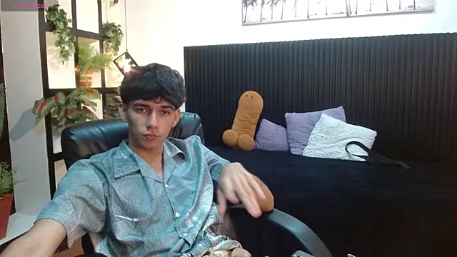 AmethystShadow17 online show from 10-26-25, 12:55