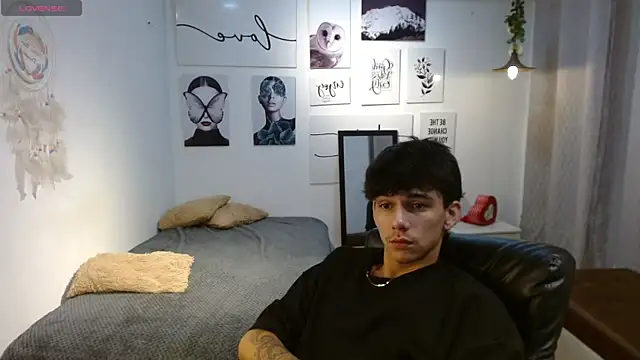 AmethystShadow17 online show from 12-22-25, 12:57