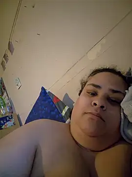 Snapshot of BigBusty_VoluptuousMilfX chatting on 12-18-25, 12:33 BigBusty VoluptuousMilfX online show from 12-18-25, 12:33