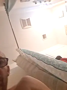 whateveruwanthowever online show from 11-12-25, 09:14