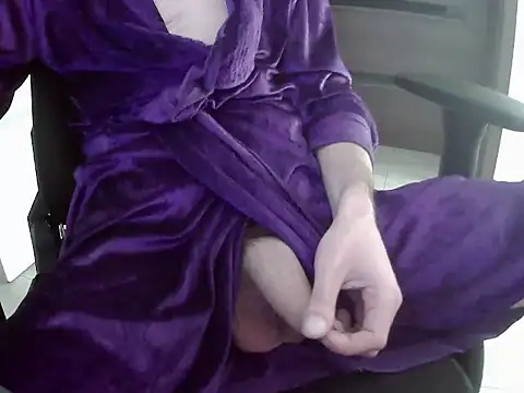 Snapshot of Batboy94 chatting on 11-15-25, 10:59 Batboy94 online show from 11-15-25, 10:59