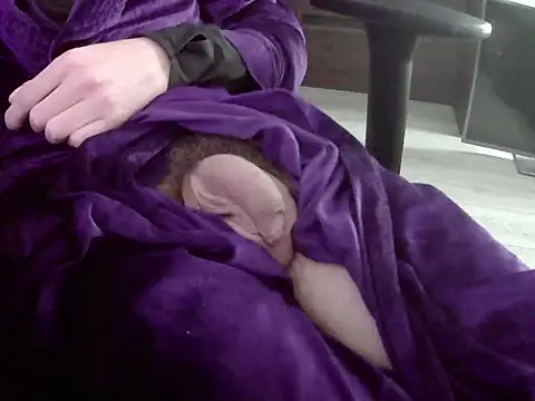 Snapshot of Batboy94 chatting on 11-22-25, 07:24 Batboy94 online show from 11-22-25, 07:24