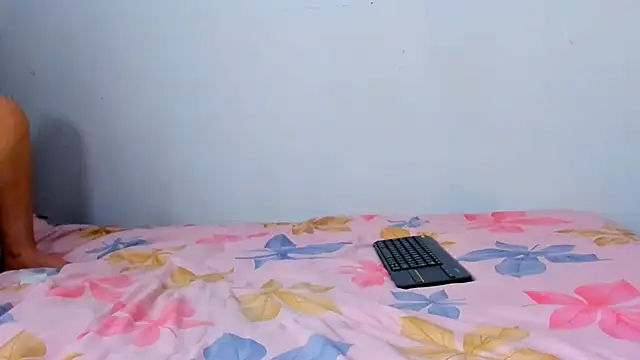 bellapixie online show from 11-08-25, 04:18