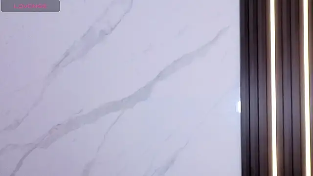 Snapshot of Alisson_brown1_ chatting on 10-30-25, 08:20 Alisson brown1 online show from 10-30-25, 08:20