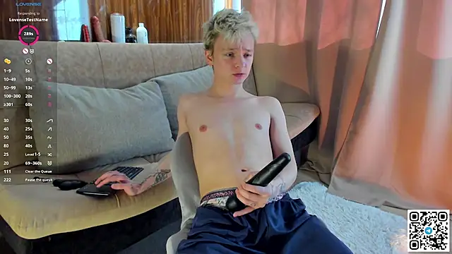Snapshot of Logan_mett chatting on 05-08-26, 01:16 Logan mett online show from 05-08-26, 01:16
