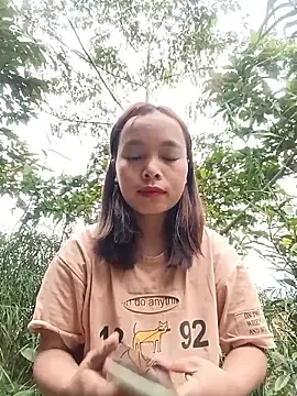 Nguyet2k4 online show from 01-08-26, 12:24