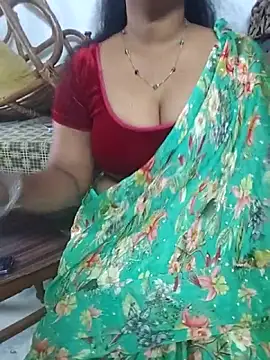 Snapshot of Nikitha_telugu chatting on 11-07-25, 05:07 Nikitha telugu online show from 11-07-25, 05:07