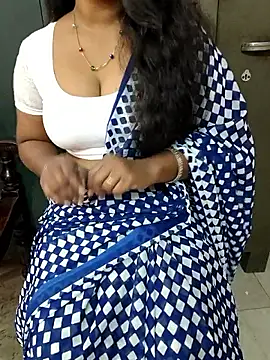 Snapshot of Nikitha_telugu chatting on 12-14-25, 04:29 Nikitha telugu online show from 12-14-25, 04:29