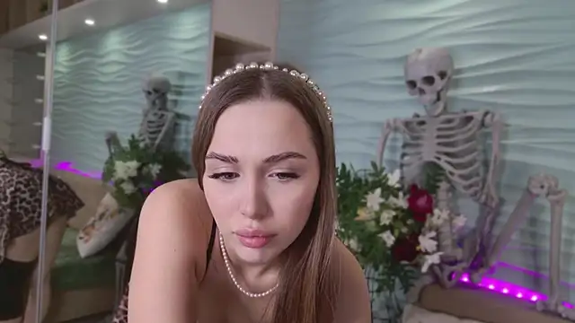 MiyaMeow- online show from 10-23-25, 08:57