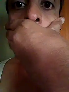 Snapshot of svk_05 chatting on 10-26-25, 07:58 svk 05 online show from 10-26-25, 07:58