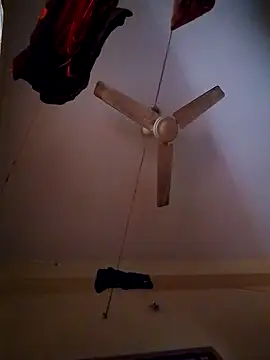 Snapshot of svk_05 chatting on 11-12-25, 01:17 svk 05 online show from 11-12-25, 01:17