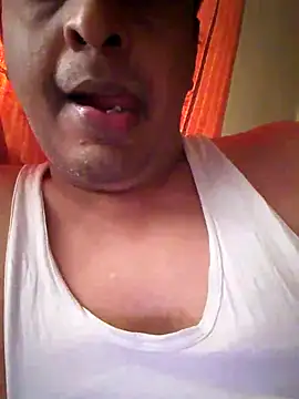 Snapshot of svk_05 chatting on 11-17-25, 07:14 svk 05 online show from 11-17-25, 07:14