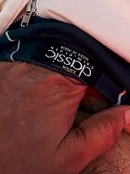 Snapshot of svk_05 chatting on 11-26-25, 06:14 svk 05 online show from 11-26-25, 06:14