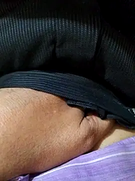 Snapshot of svk_05 chatting on 11-30-25, 05:17 svk 05 online show from 11-30-25, 05:17