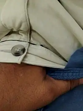 Snapshot of svk_05 chatting on 12-04-25, 12:36 svk 05 online show from 12-04-25, 12:36