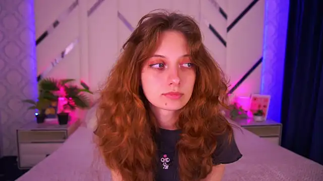 CuteeFoxy online show from 10-28-25, 02:20