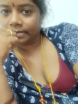 Snapshot of Tamil_Ponnu_Riya chatting on 01-07-26, 07:33 Tamil Ponnu Riya online show from 01-07-26, 07:33