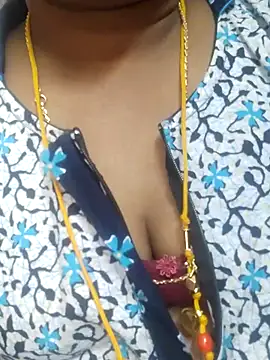 Snapshot of Tamil_Ponnu_Riya chatting on 02-10-26, 06:34 Tamil Ponnu Riya online show from 02-10-26, 06:34