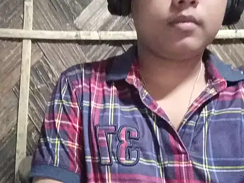 Snapshot of therapy03 chatting on 11-07-25, 03:23 therapy03 online show from 11-07-25, 03:23