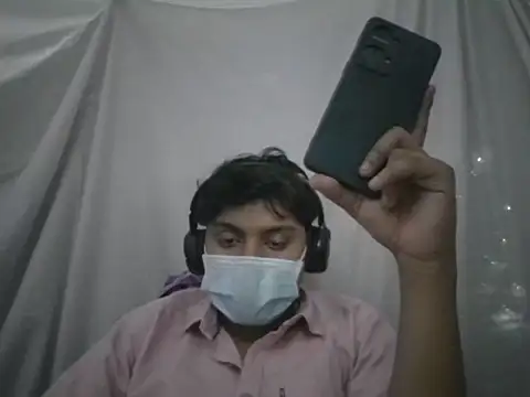 Snapshot of therapy03 chatting on 12-19-25, 10:00 therapy03 online show from 12-19-25, 10:00