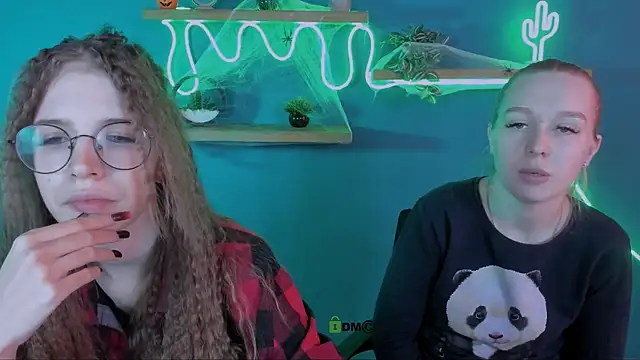 lulu fly  online show from 10-30-25, 10:06