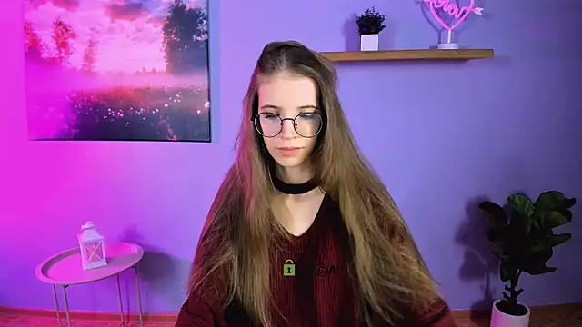 lulu fly  online show from 11-17-25, 07:30